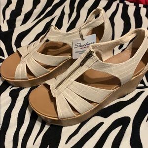 Skechers Luxe Foam Platform Sandals